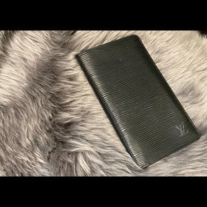 Louis Vuitton Black Epi Brazza Unisex Wallet